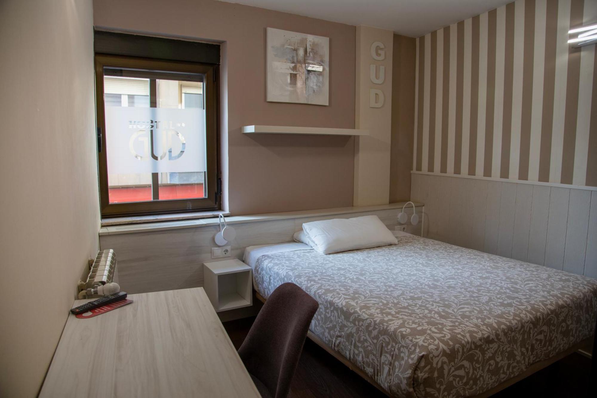 Hostal Gud Salamanca Bagian luar foto