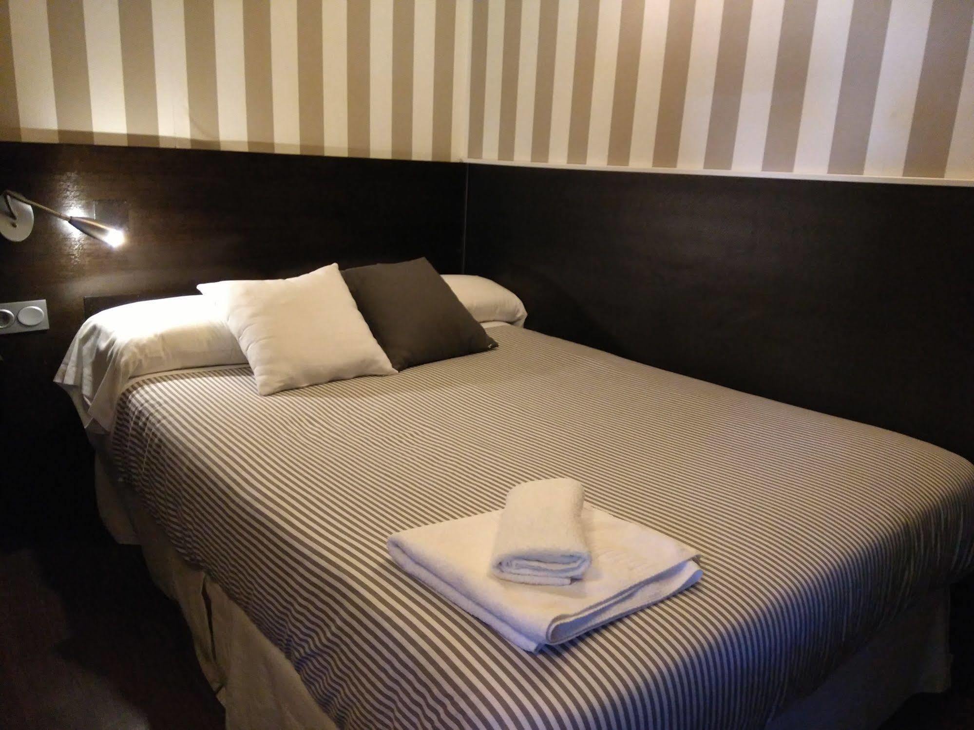 Hostal Gud Salamanca Bagian luar foto